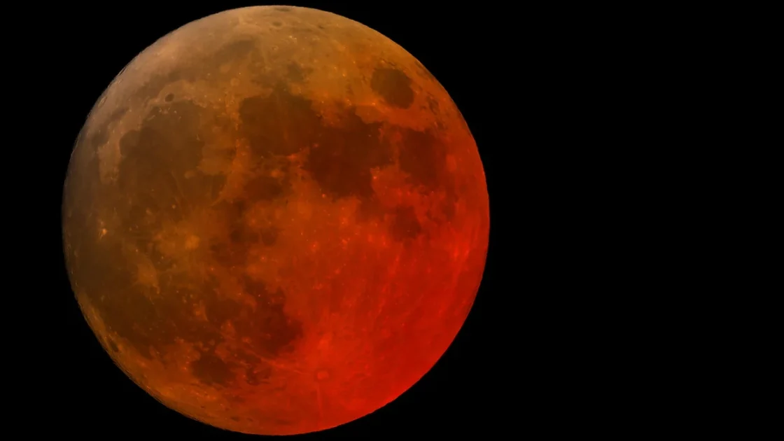 blood moon lunar eclipse